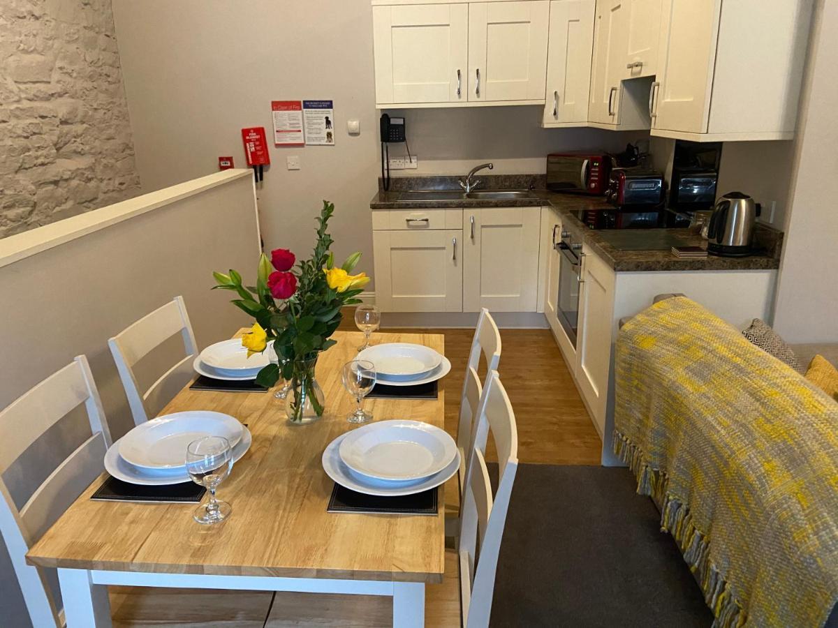 Brampton Holiday Homes - The Mews Apartment Esterno foto
